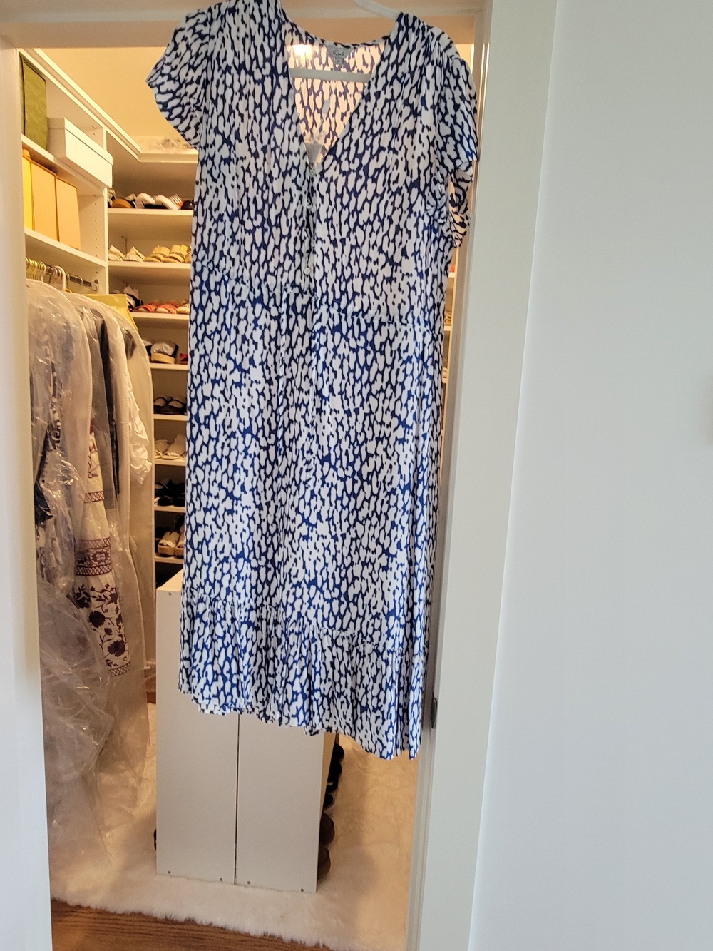 Beautiful Rails NWT Blue & White Printed V-Neck Women’s Dress